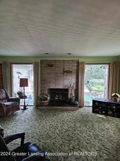 Living - 4608 N Michigan Rd, Dimondale, MI 48821 photo 2 of 3