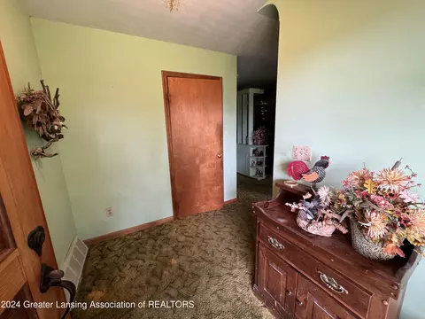 Entry Way - 4608 N Michigan Rd, Dimondale, MI 48821 photo 1 of 5