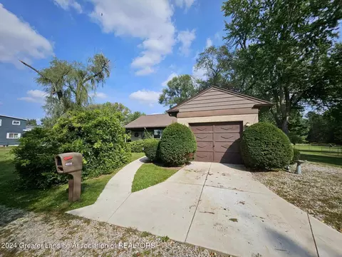 Exterior - 4608 N Michigan Rd, Dimondale, MI 48821 photo 3 of 17