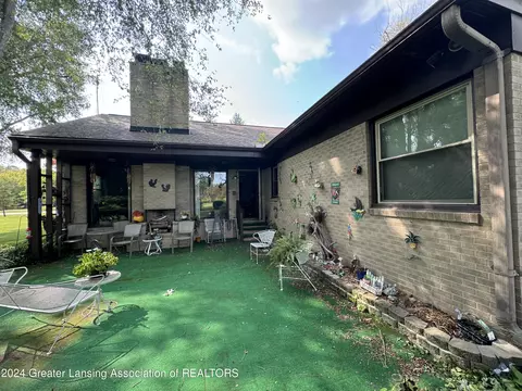 Exterior - 4608 N Michigan Rd, Dimondale, MI 48821 photo 7 of 17