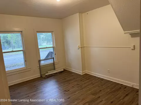 Living - 613 1st St, Jackson, MI 49203 photo 3 of 3