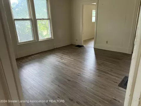 Living - 613 1st St, Jackson, MI 49203 photo 2 of 3