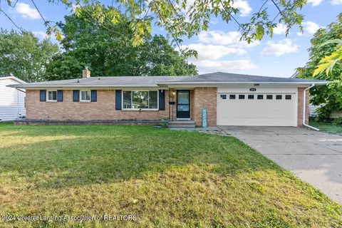 3411 Pickwick Pl, Lansing, MI 48917
