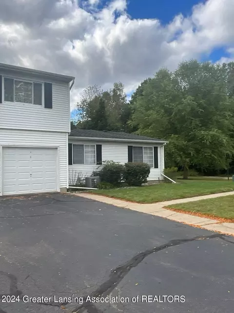 3950 Hunters Ridge Dr #1, Lansing, MI 48911