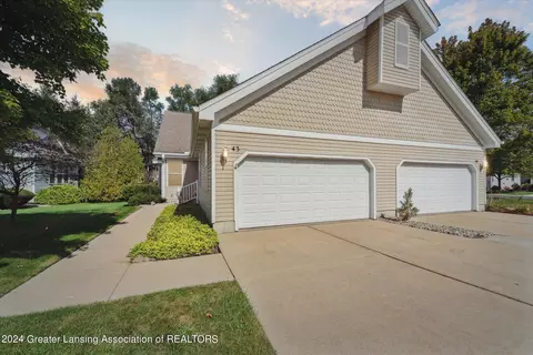 2415 Aurelius Rd #43, Holt, MI 48842
