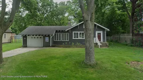 323 N West St, Ovid, MI 48866