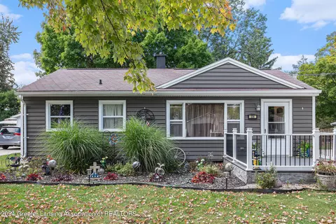 506 S Kibbee St, Saint Johns, MI 48879
