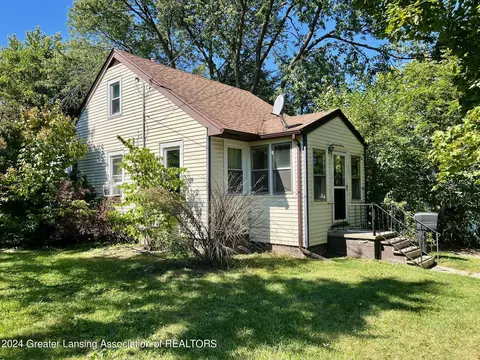 1711 Illinois Ave, Lansing, MI 48906