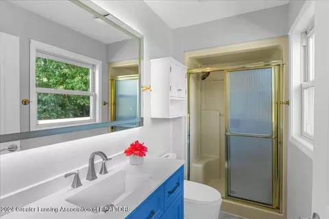 Bath - 1246 Keusch Dr, Dewitt, MI 48820 photo 2 of 3