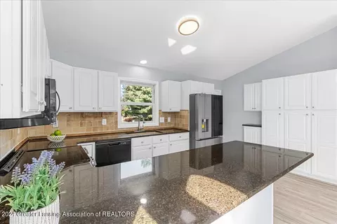 Kitchen - 1246 Keusch Dr, Dewitt, MI 48820 photo 1 of 5