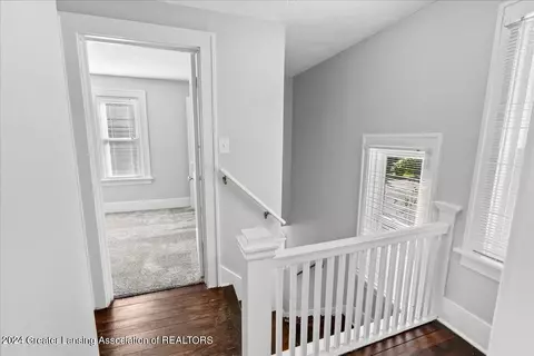 Entry Way - 826 Riverview Ave, Lansing, MI 48915 photo 6 of 6