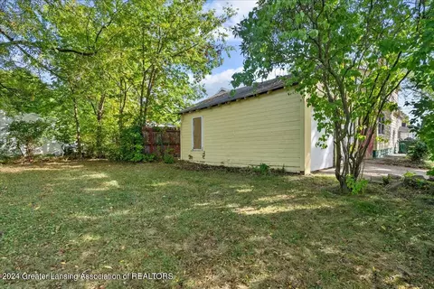Exterior - 826 Riverview Ave, Lansing, MI 48915 photo 2 of 3