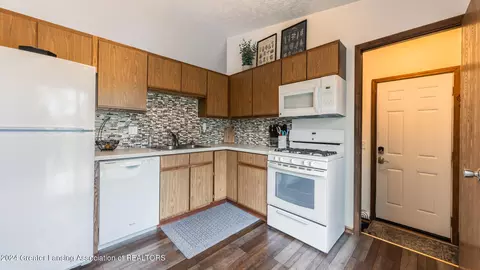 121 E Claremore Dr, Lansing, MI 48911 photo 10