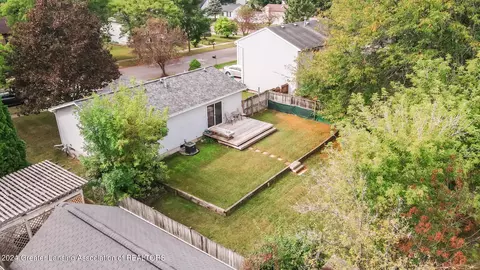 121 E Claremore Dr, Lansing, MI 48911 photo 20