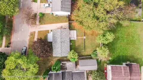 121 E Claremore Dr, Lansing, MI 48911 photo 21