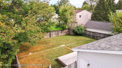 121 E Claremore Dr, Lansing, MI 48911 photo 22