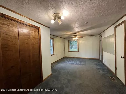 Living - 321 W 3rd St, Charlotte, MI 48813 photo 4 of 4