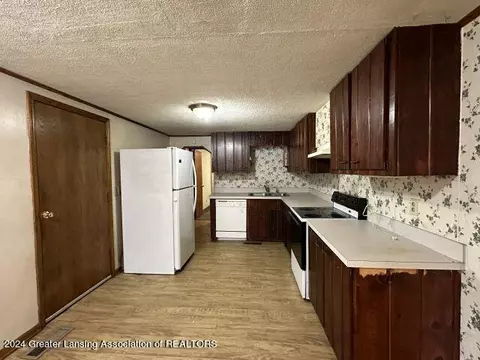 Kitchen - 321 W 3rd St, Charlotte, MI 48813 photo 3 of 3