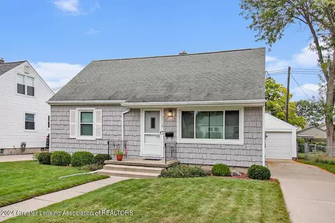 1718 W Rundle Ave, Lansing, MI 48910