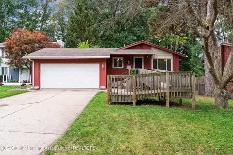 3026 Scarborough Rd, Lansing, MI 48910