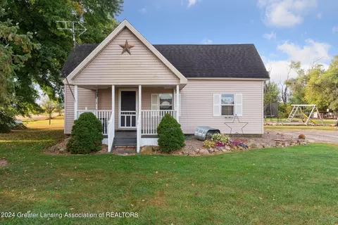 2486 E Hayes Rd, Ithaca, MI 48847