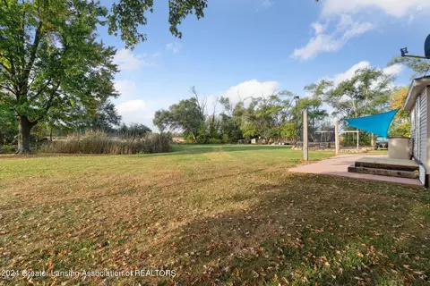 Exterior - 2486 E Hayes Rd, Ithaca, MI 48847 photo 6 of 11