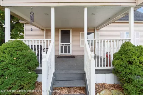 Exterior - 2486 E Hayes Rd, Ithaca, MI 48847 photo 2 of 11