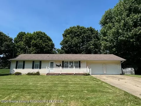 110 Benson Ln, Laingsburg, MI 48848