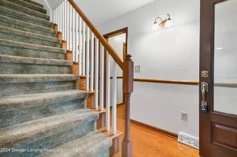 Entry Way - 1510 W Pratt Rd, Dewitt, MI 48820 photo 3 of 7