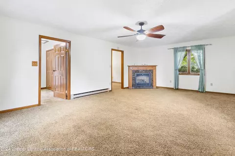 Living - 1510 W Pratt Rd, Dewitt, MI 48820 photo 7 of 7
