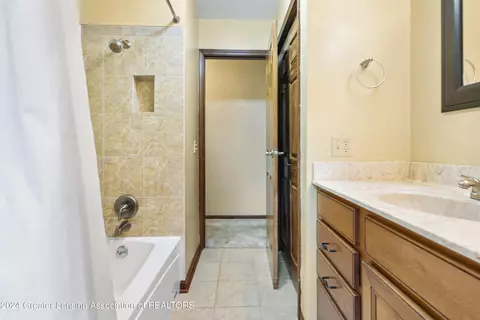 Bath - 1510 W Pratt Rd, Dewitt, MI 48820 photo 7 of 7