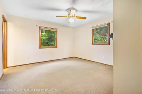 Bedroom - 1510 W Pratt Rd, Dewitt, MI 48820 photo 4 of 9