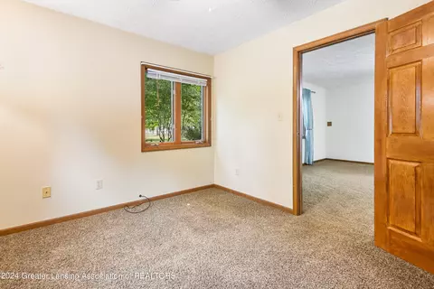 Bedroom - 1510 W Pratt Rd, Dewitt, MI 48820 photo 3 of 9