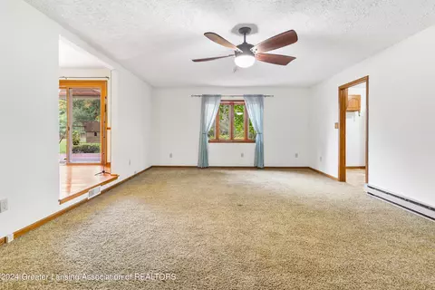 Living - 1510 W Pratt Rd, Dewitt, MI 48820 photo 6 of 7