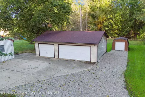 Exterior - 1510 W Pratt Rd, Dewitt, MI 48820 photo 17 of 18