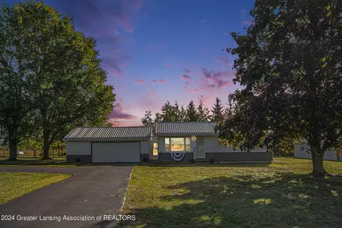 13602 Saubee Rd, Lake Odessa, MI 48849