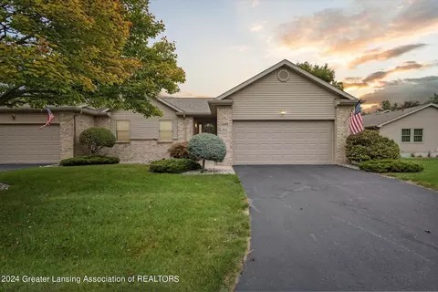1275 Emerald Dr #31, Charlotte, MI 48813