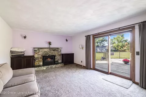 Living - 1265 E Parks Rd, Saint Johns, MI 48879 photo 2 of 3