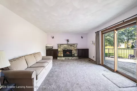 Living - 1265 E Parks Rd, Saint Johns, MI 48879 photo 1 of 3