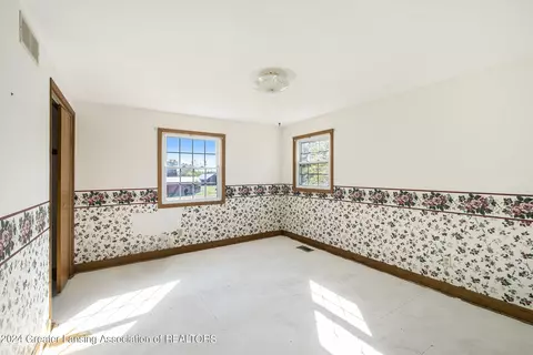 Bedroom - 1265 E Parks Rd, Saint Johns, MI 48879 photo 3 of 5