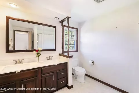 Bath - 1265 E Parks Rd, Saint Johns, MI 48879 photo 1 of 1