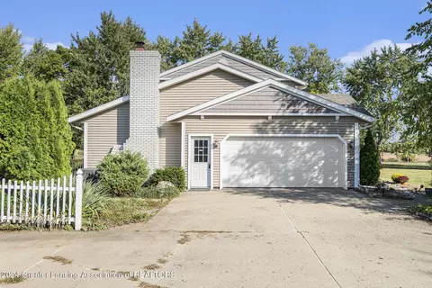 Exterior - 1265 E Parks Rd, Saint Johns, MI 48879 photo 5 of 8