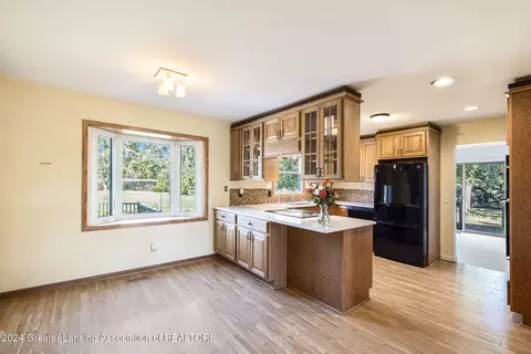 Kitchen - 1265 E Parks Rd, Saint Johns, MI 48879 photo 2 of 5
