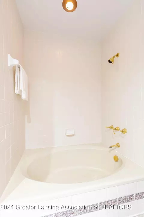 Bath - 1812 Persimmon Path, Holt, MI 48842 photo 6 of 6