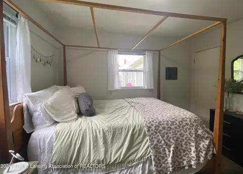 Bedroom - 801 E Cavanaugh Rd, Lansing, MI 48910 photo 2 of 3
