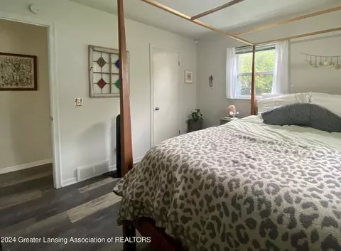 Bedroom - 801 E Cavanaugh Rd, Lansing, MI 48910 photo 3 of 3