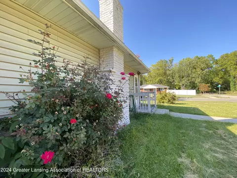 Exterior - 4001 Thackin Dr, Lansing, MI 48911 photo 3 of 7
