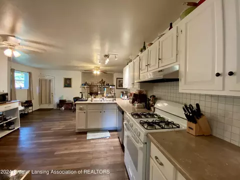 Kitchen - 4001 Thackin Dr, Lansing, MI 48911 photo 1 of 5