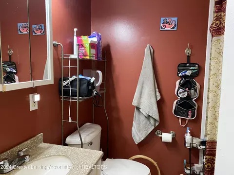 Bath - 4001 Thackin Dr, Lansing, MI 48911 photo 2 of 2