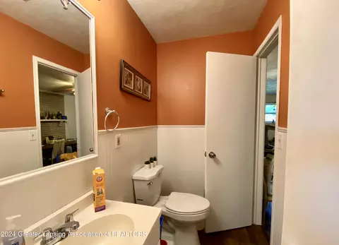Bath - 4001 Thackin Dr, Lansing, MI 48911 photo 1 of 2